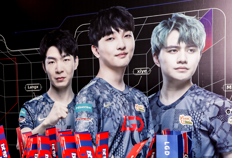 却展现出了 却展现出了