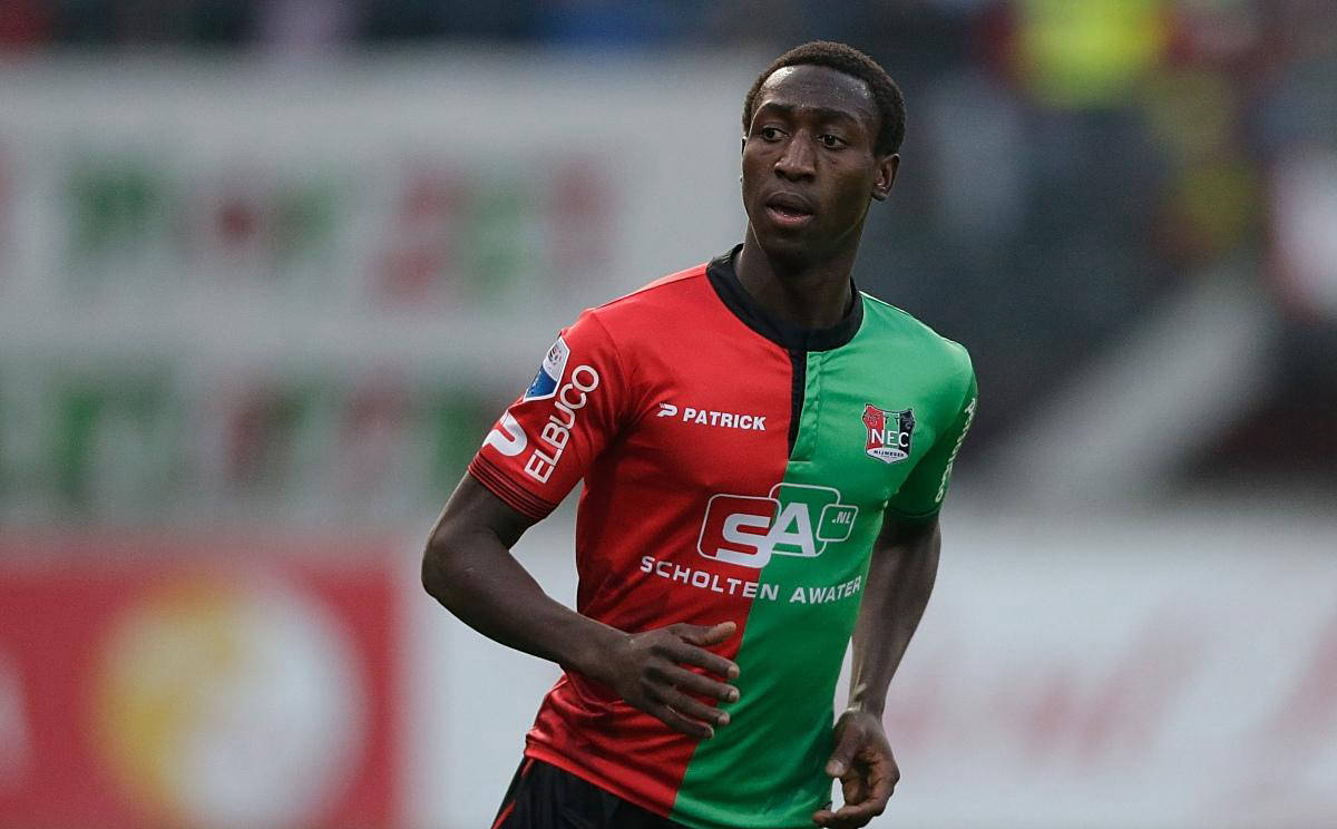 在果岭上的 在果岭上的