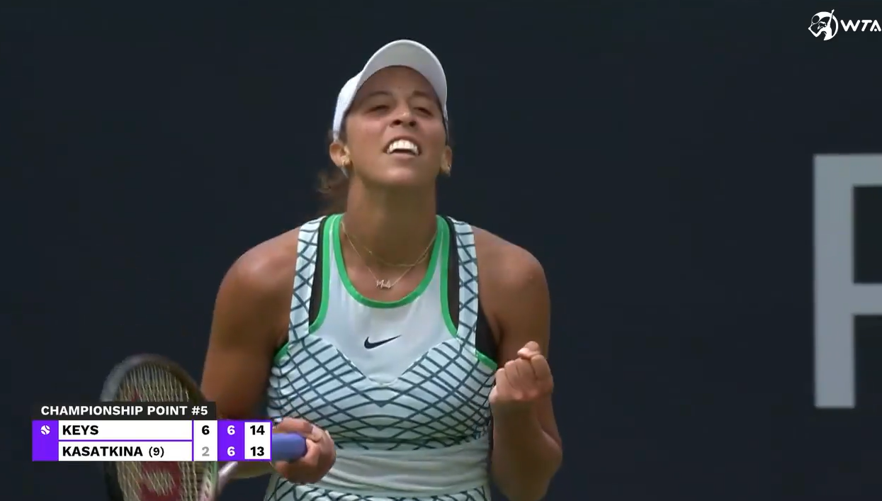 日媒：J2甲府风林45岁后卫山本英臣出轨球队死忠球迷妻子（日媒称：J2甲府风林45岁后卫山本英臣被指与球队铁粉之妻关系不当）