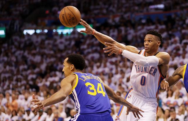 齐达内晒和樊振东打球照片，足球界与乒乓球界梦幻联动，网友：好帅！（齐达内晒与樊振东对打合影，足坛乒坛梦幻同框，网友直呼：太帅了！）